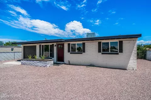 Exterior - 4137 E 27th St, Tucson, AZ 85711 photo 2 of 6