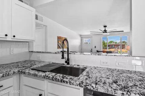 Kitchen - 4137 E 27th St, Tucson, AZ 85711 photo 4 of 6