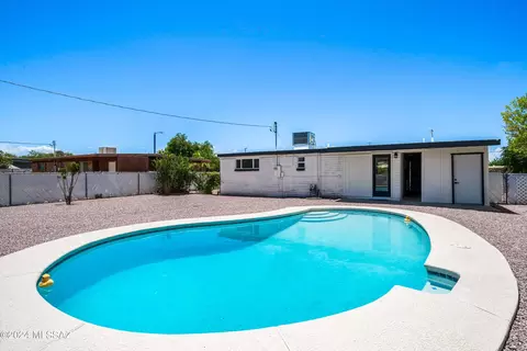 Exterior - 4137 E 27th St, Tucson, AZ 85711 photo 4 of 6