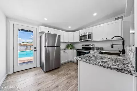 Kitchen - 4137 E 27th St, Tucson, AZ 85711 photo 2 of 6