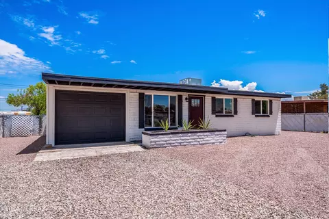 4137 E 27th St, Tucson, AZ 85711