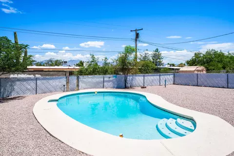 Exterior - 4137 E 27th St, Tucson, AZ 85711 photo 6 of 6