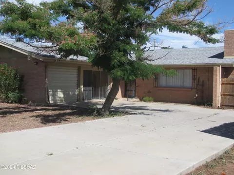 1207 E Flynn Jans Ct, Pearce, AZ 85625