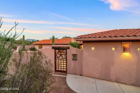 5741 W Placita Del Risco, Tucson, AZ 85745