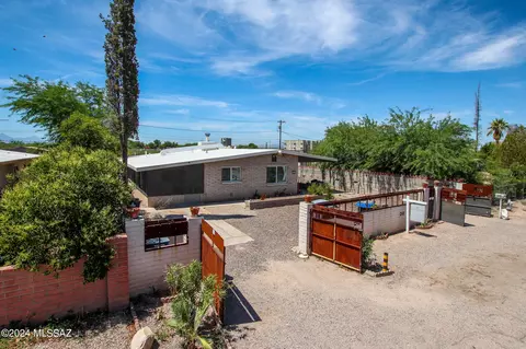 402 E Vaquero Pl, Tucson, AZ 85706