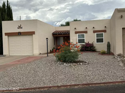 931 N Camino De Luz, Green Valley, AZ 85614