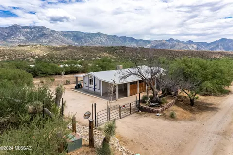 16070 N Swan Rd, Tucson, AZ 85739