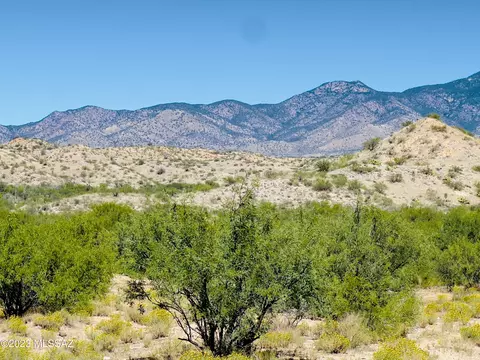 59 Four Feathers Loop Loop, Willcox, AZ 85643 photo 2