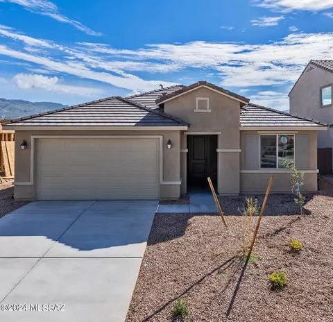 8041 S Expedition Dr, Tucson, AZ 85747