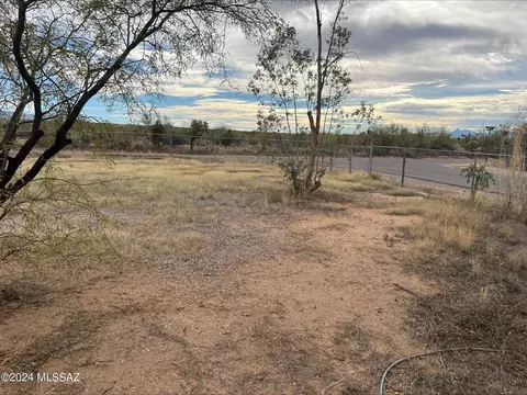 9481 Carol Dr, Tucson, AZ 85736