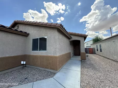6676 S Blue Wing Dr, Tucson, AZ 85757