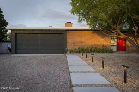 26 N Avenida De San Ramon, Tucson, AZ 85710