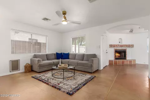 2531 E Copper St, Tucson, AZ 85716