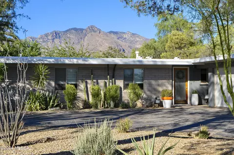 6860 N Leonardo Da Vinci Way, Tucson, AZ 85704