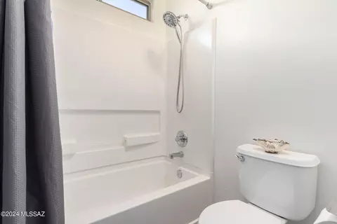 Bath - 7539 E Fair Meadows Loop, Tucson, AZ 85756 photo 5 of 5