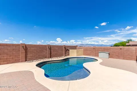 Exterior - 7539 E Fair Meadows Loop, Tucson, AZ 85756 photo 5 of 6
