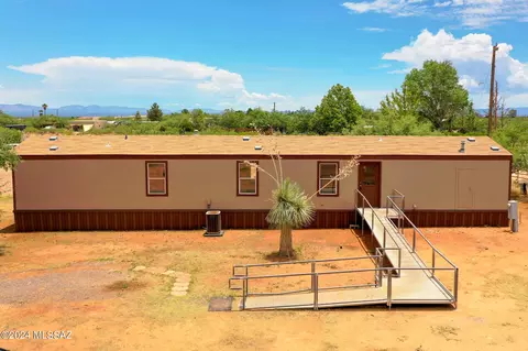 154 E Va Guamuchil, Huachuca City, AZ 85616