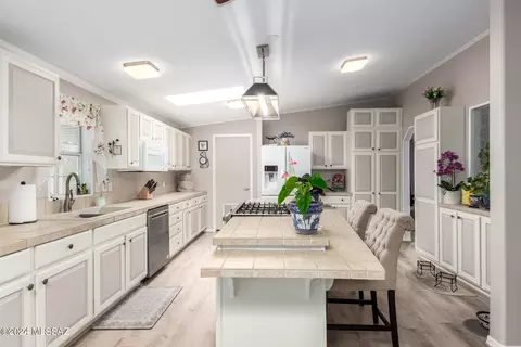 3549 S Goldleaf Loop, Tucson, AZ 85735 photo 9