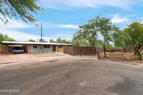 447 N Kingston Ct, Tucson, AZ 85710