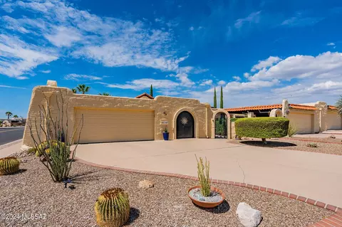 801 W Circulo Napa, Green Valley, AZ 85614