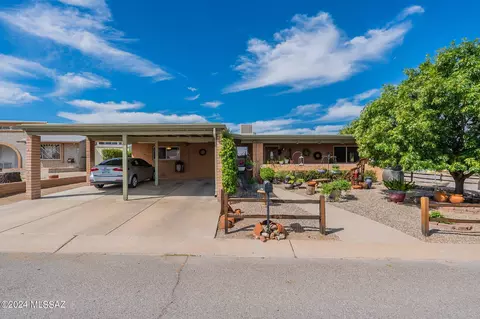 10440 E Observatory Dr, Vail, AZ 85641