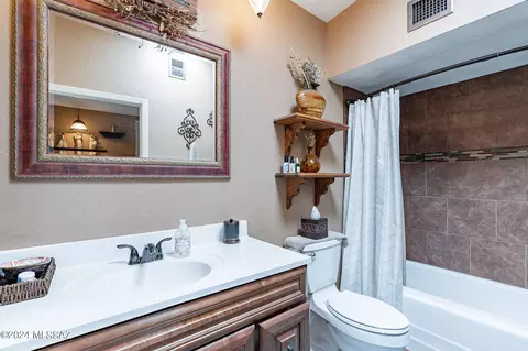 Bath - 10440 E Observatory Dr, Vail, AZ 85641 photo 2 of 2