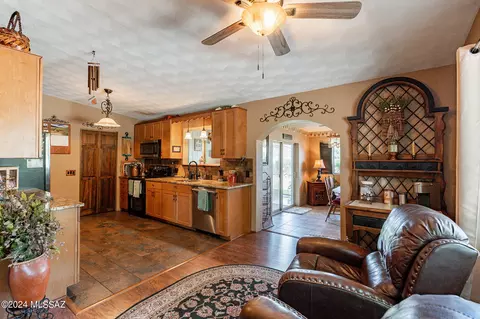 Kitchen - 10440 E Observatory Dr, Vail, AZ 85641 photo 1 of 4