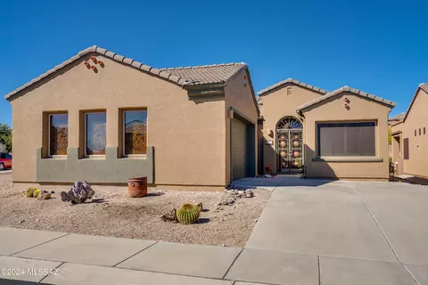 5990 S Painted Canyon Dr, Green Valley, AZ 85622
