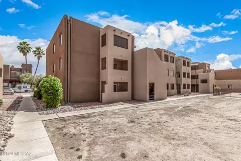 1810 E Blacklidge #415, Tucson, AZ 85719