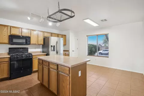 596 E Sterling Canyon Dr, Vail, AZ 85641 photo 3