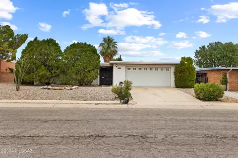 2310 S Oak Park Dr, Tucson, AZ 85710