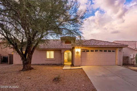 10575 E Heartleaf Willow Dr, Tucson, AZ 85747