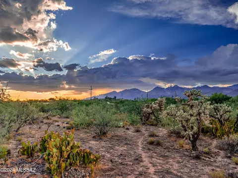 2500 N Houghton Rd, Tucson, AZ 85749
