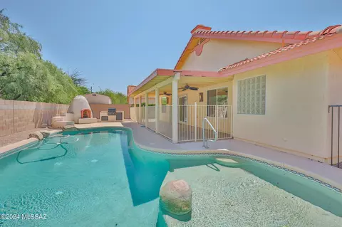 Exterior - 9141 Elderberry St, Tucson, AZ 85747 photo 5 of 7
