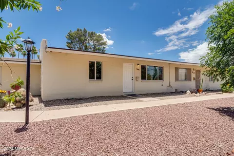 466 N Silverbell Rd, Tucson, AZ 85745