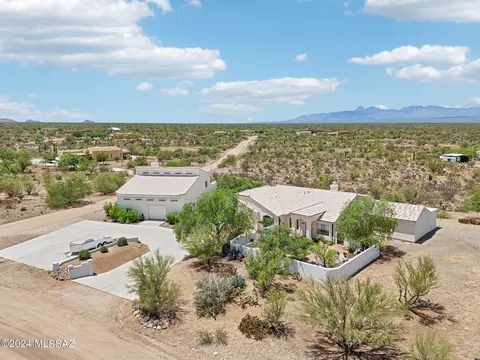 16433 W Larkdale St, Tucson, AZ 85736