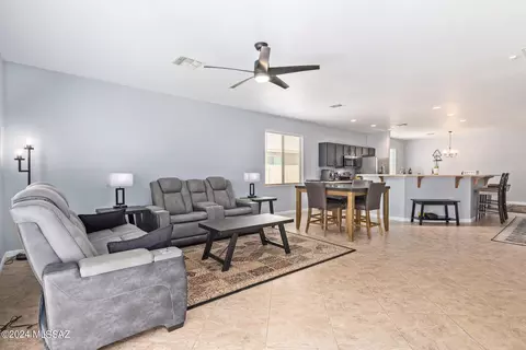 637 E Blue Rock Way, Vail, AZ 85641 photo 7