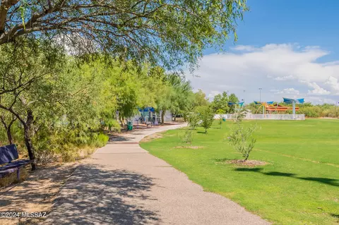 View/Area - 9484 E Stonehaven Way, Tucson, AZ 85747 photo 1 of 2