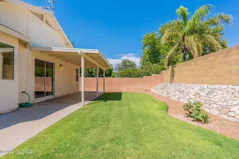 Exterior - 9484 E Stonehaven Way, Tucson, AZ 85747 photo 7 of 9