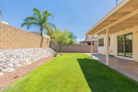 Exterior - 9484 E Stonehaven Way, Tucson, AZ 85747 photo 3 of 9