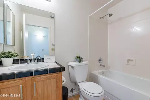Bath - 9484 E Stonehaven Way, Tucson, AZ 85747 photo 4 of 4