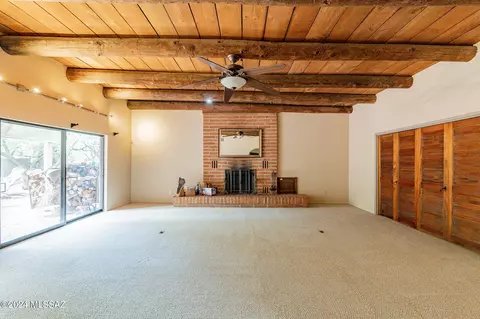 2081 N Tanque Verde Loop Rd, Tucson, AZ 85749