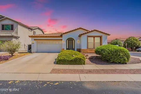 533 E Camino Agua Bonita, Sahuarita, AZ 85629