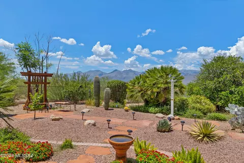 649 N Arizona Estates Loop, Tucson, AZ 85748