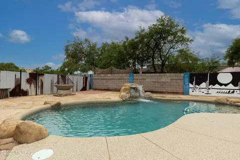7393 W Beryllium Ln, Tucson, AZ 85743