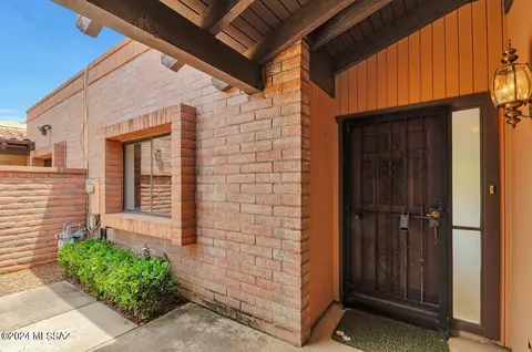 6874 E Via Vigna, Tucson, AZ 85750 photo 3