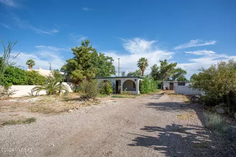 4038 E Santa Barbara Ave, Tucson, AZ 85711