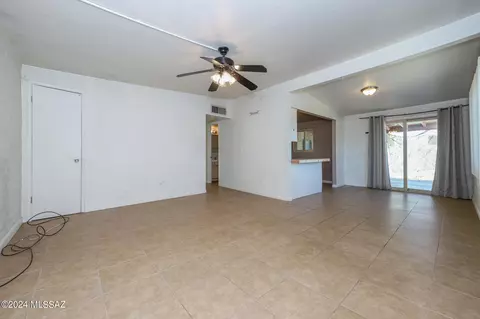 5930 E 29th St, Tucson, AZ 85711