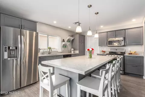180 E Oracle Oak St, Sahuarita, AZ 85629