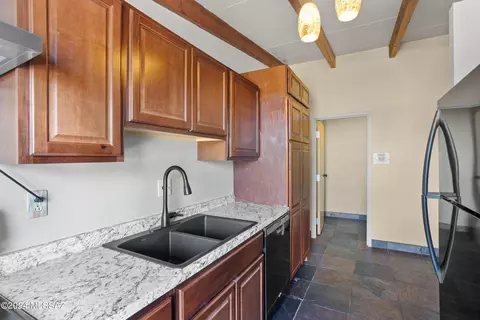 7253 E Luana Pl, Tucson, AZ 85710 photo 10